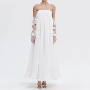 NWT Selezza London 3D Floral Tulle Opera Gloves – One Size - in White